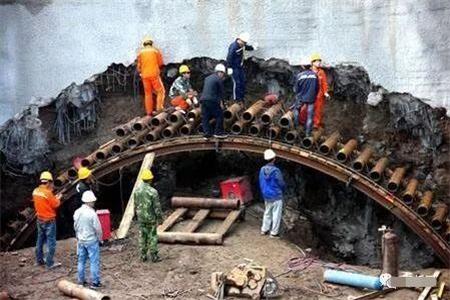 千阳隧道钢花管支护案例